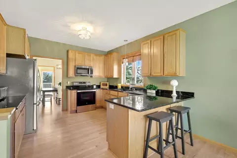 19163 Inndale Ct, Lakeville, MN 55044