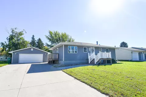 326 Crescent Ave, Crookston, MN 56716