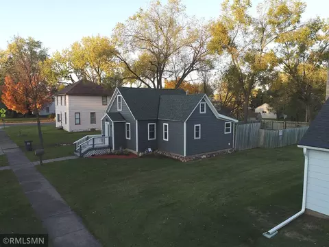 315 4th Ave SE, Milaca, MN 56353