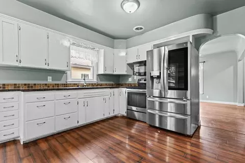 218 N Sherwood St, Ivanhoe, MN 56142