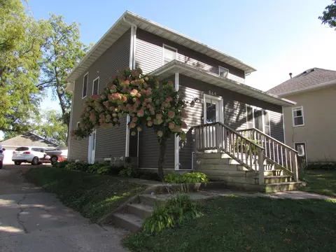 869 S Park St, Fairmont, MN 56031