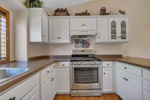 Kitchen - 3133 Crescent Ridge Trl, Saint Cloud, MN 56301 photo 2 of 4