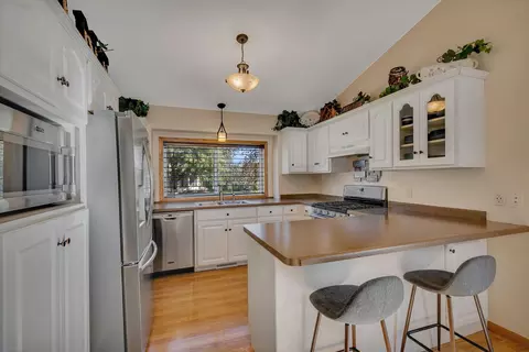 Kitchen - 3133 Crescent Ridge Trl, Saint Cloud, MN 56301 photo 4 of 4