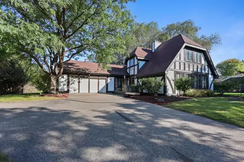 813 Lief Erickson Pl, Saint Cloud, MN 56301