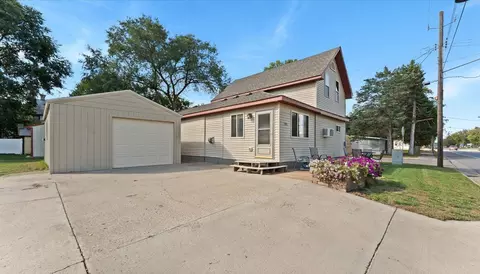 205 Grant Ave SW, Richmond, MN 56368
