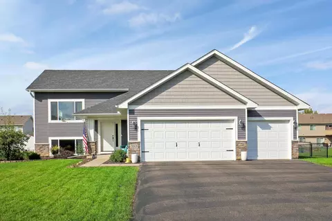 3263 224th St W, Farmington, MN 55024