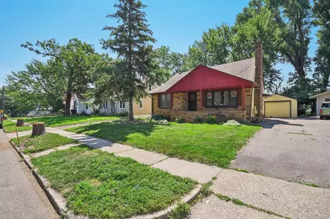 272 Butler Ave E, West Saint Paul, MN 55118