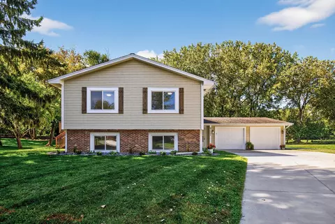 7744 Carnelian Ln, Eden Prairie, MN 55346