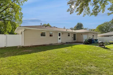 312 E 100th St, Bloomington, MN 55420 photo 39