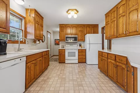 312 E 100th St, Bloomington, MN 55420 photo 12