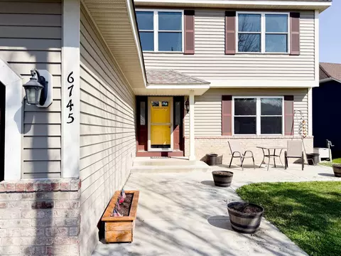 6745 Wildflower Dr S, Cottage Grove, MN 55016
