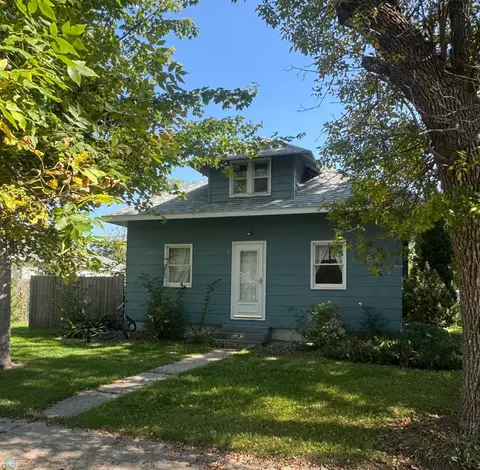 115 Main St S, Gwinner, ND 58040