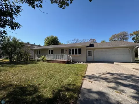 1441 14th St N, Wahpeton, ND 58075