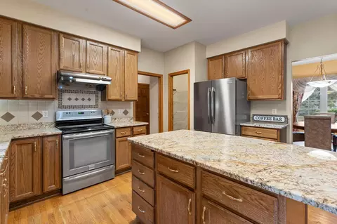 13947 Fleetwood Ave, Apple Valley, MN 55124