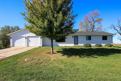 22615 115th St, Stewart, MN 55385