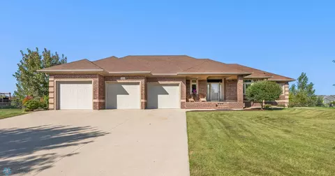 4814 37th Ave N, Reile's Acres, ND 58102