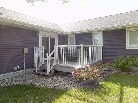 618 E 8th St, Winthrop, MN 55396 photo 5