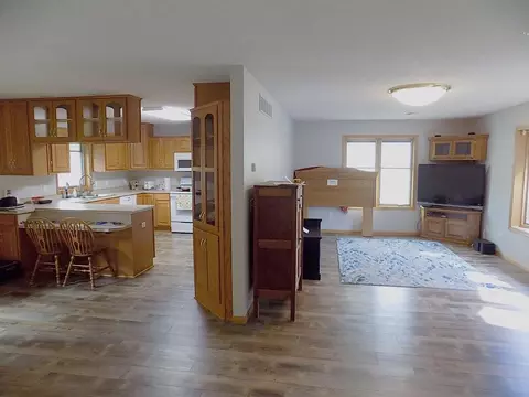 618 E 8th St, Winthrop, MN 55396 photo 10