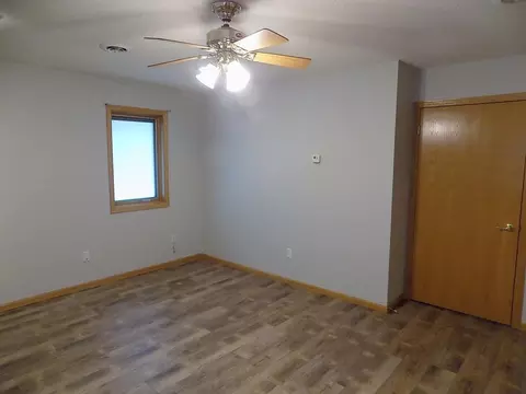 618 E 8th St, Winthrop, MN 55396 photo 20