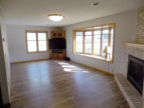 618 E 8th St, Winthrop, MN 55396 photo 11