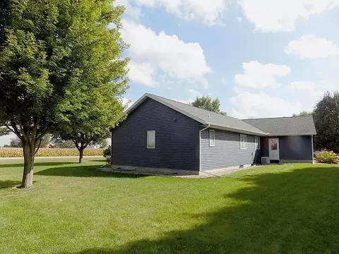 618 E 8th St, Winthrop, MN 55396 photo 7
