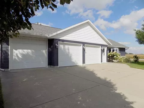 618 E 8th St, Winthrop, MN 55396 photo 8