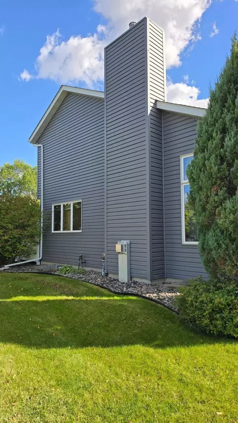 Exterior - 801 Deschepper St, Marshall, MN 56258 photo 2 of 8