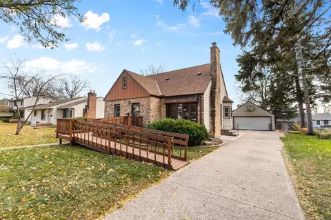 1676 Arlington Ave E, Saint Paul, MN 55106