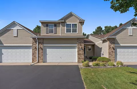 4543 Bloomberg Cir, Inver Grove Heights, MN 55076