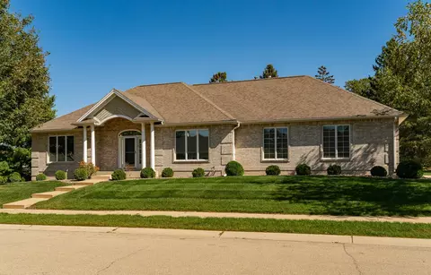 360 Wimbledon Hills Dr SW, Rochester, MN 55902