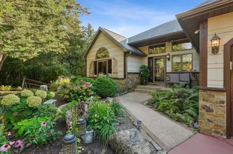 753 Aldro Rd, Hudson, WI 54016