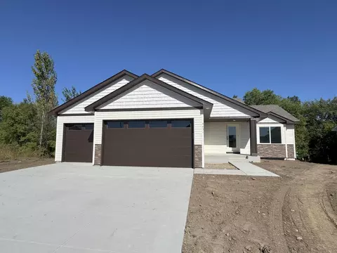 4637 9th St NE, Saint Cloud, MN 56304