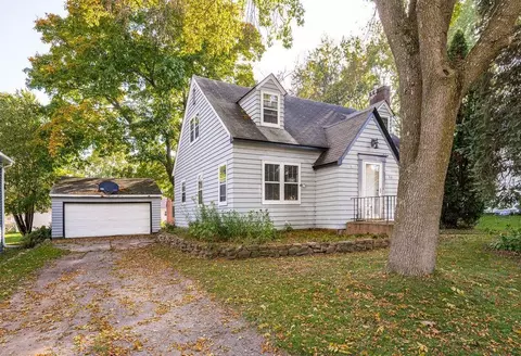 317 1st St, Sandstone, MN 55072
