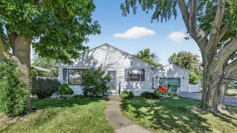 2010 Brackett Ave, Eau Claire, WI 54701