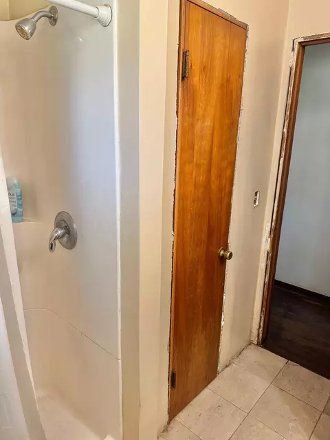 Bath - 2314 Milo Ave, Albert Lea, MN 56007 photo 5 of 11