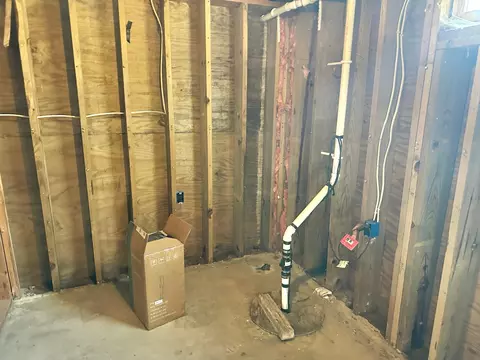 Bath - 2314 Milo Ave, Albert Lea, MN 56007 photo 9 of 11