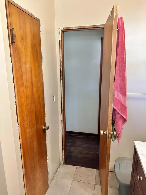 Bath - 2314 Milo Ave, Albert Lea, MN 56007 photo 4 of 11