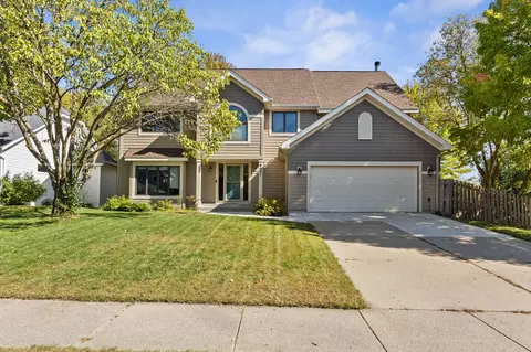 9991 Dunberry Cir, Eden Prairie, MN 55347