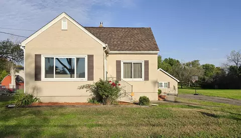 1250 Mcknight Rd N, Maplewood, MN 55119