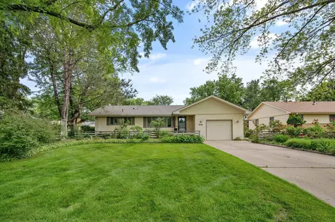 8009 40th Ave N, New Hope, MN 55427