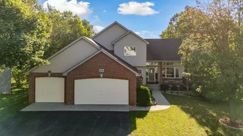 4553 Hummingbird Trl NE, Prior Lake, MN 55372
