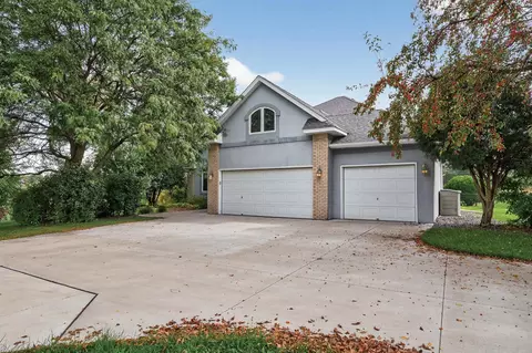 829 Jasmine Ave N, Lake Elmo, MN 55042