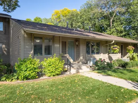 10261 Scarborough Rd, Bloomington, MN 55437