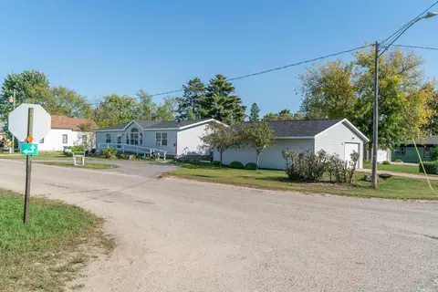 18 Cedar Ave SE, Menahga, MN 56464