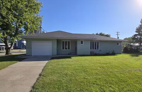 801 Elm Ave, Olivia, MN 56277
