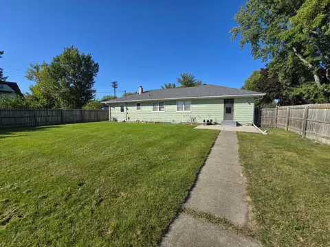 Exterior - 801 Elm Ave, Olivia, MN 56277 photo 5 of 9