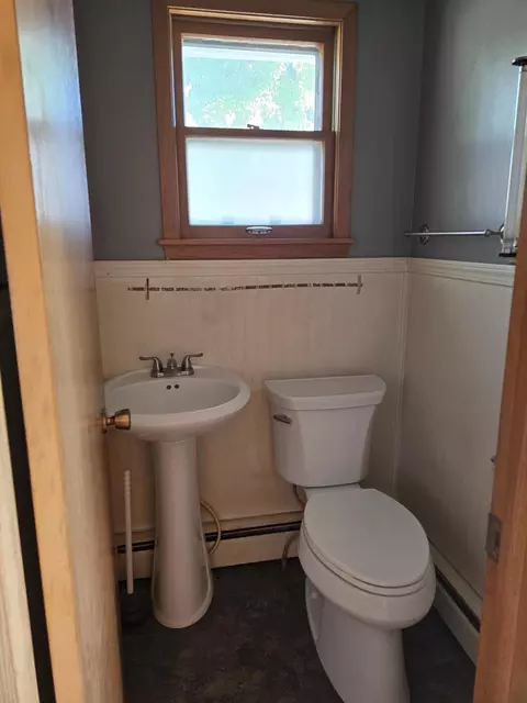 Bath - 801 Elm Ave, Olivia, MN 56277 photo 1 of 2