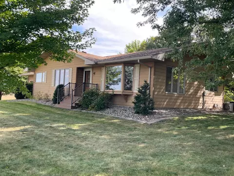67927 270th St, Alden, MN 56009