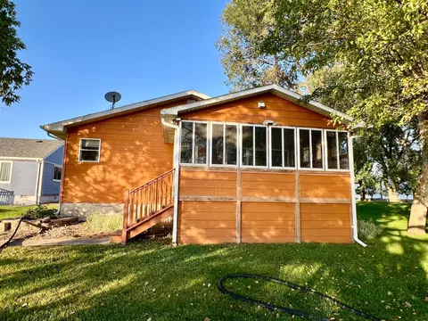 36421 Meadowbrook Rd E, Ortonville, MN 56278