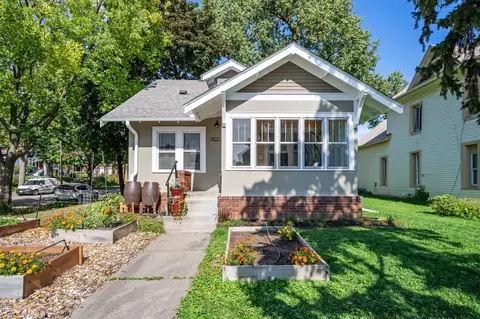 2822 Golden Valley Rd, Minneapolis, MN 55411